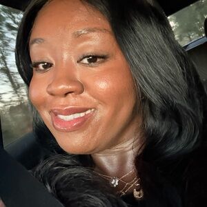 Meet your Posher, Deshandra